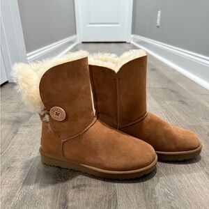 Ugg Bailey button II boots